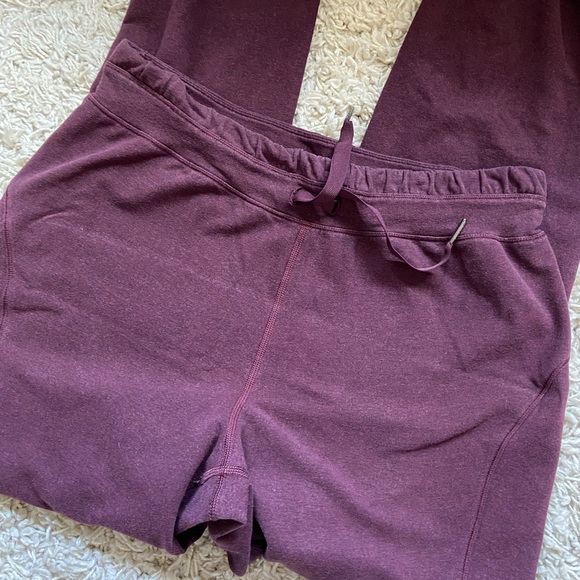 lululemon athletica Kick It Sweatpant Heathered Bordeaux Drama *see measurement* - Picture 10 of 13